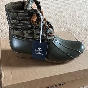 NEW Sperry Saltwater ShinyOlive Quilted Duck Boots size 9.5